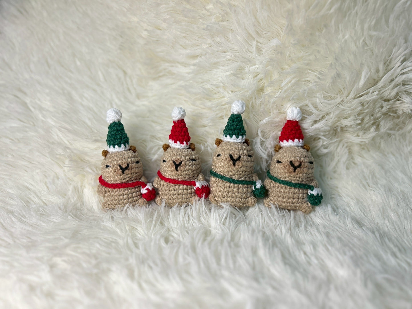 Handmade Crochet Christmas Keychain – Cute Capybara with Santa Hat